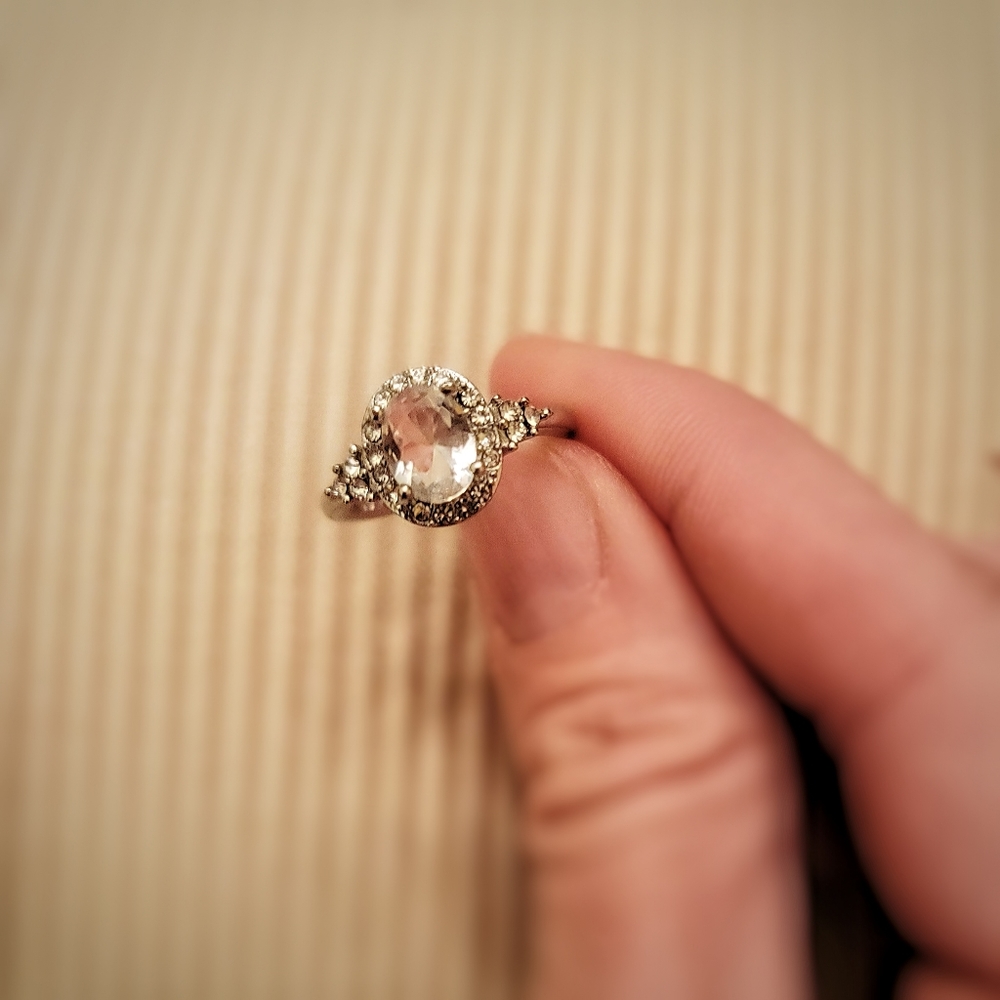 NWT Oval White Sapphire 925 Sterling Silver Ring - Picture 4 of 7
